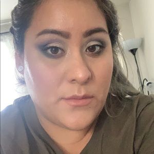 Meet your Posher, Corina